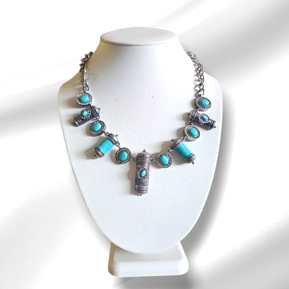 Rare Find Handcrafted / Engraved Howlite & Rhinestone Silver Tone Necklace.